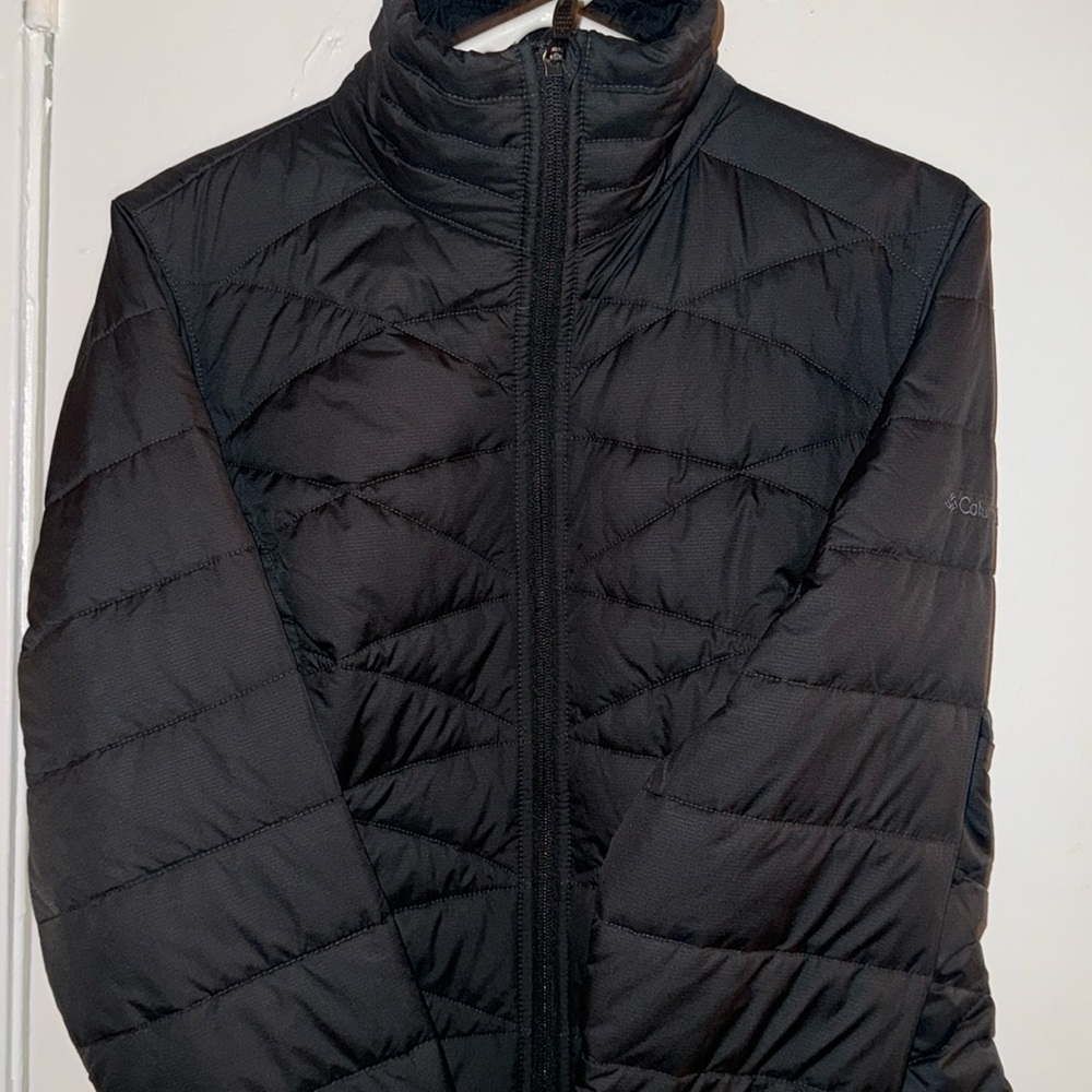 Selling columbia black puffer